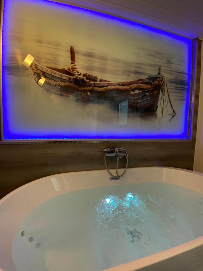 Gleis 2, Waggon Mit Ofen, Optional Mit Whirlpool Und Sauna Dahlem  Esterno foto